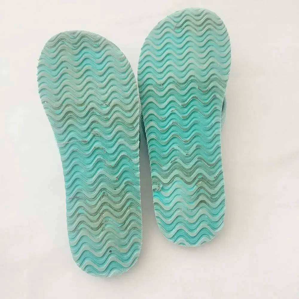 Sperry flip flops size 13 youth